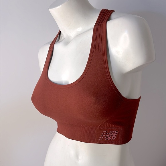 NEW BALANCE NB Ribbed Racerback Seamless‎ Athletic Tank Sports Bra Sz M - Picture 1 of 17